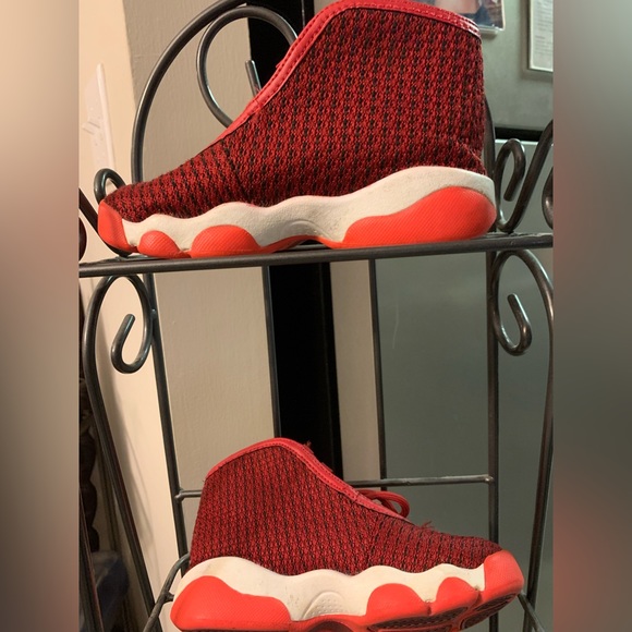 Jorden Horizon Red Sneakers- UNISEX - Picture 10 of 10